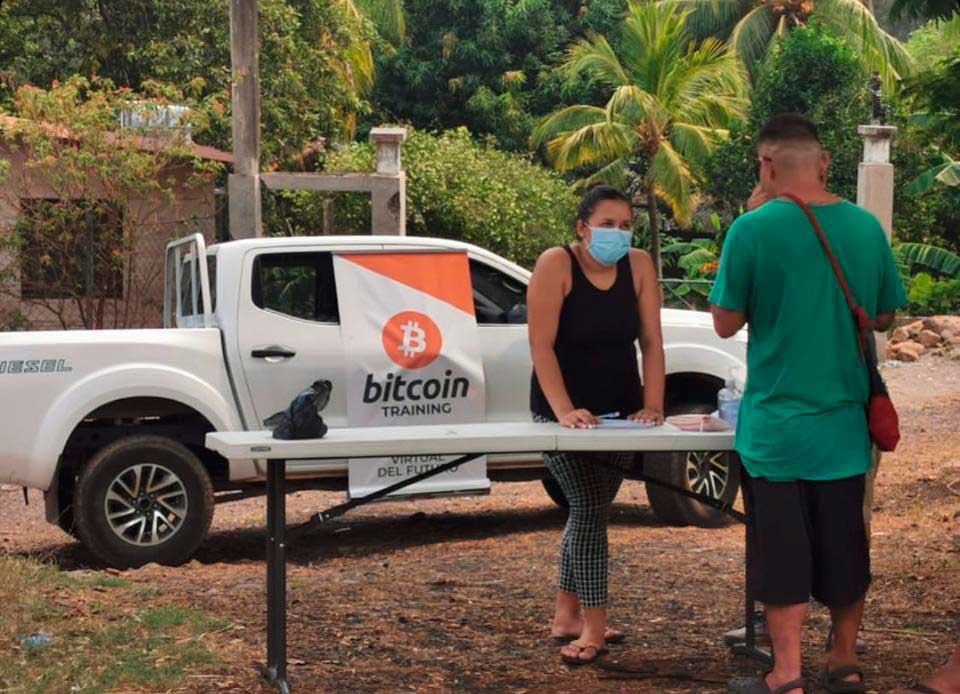 in-a-village-in-salvador-everything-is-payed-in-bitcoin