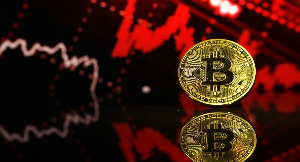 Bitcoin Plunges to Below $31K on Selloffs in US and Europe