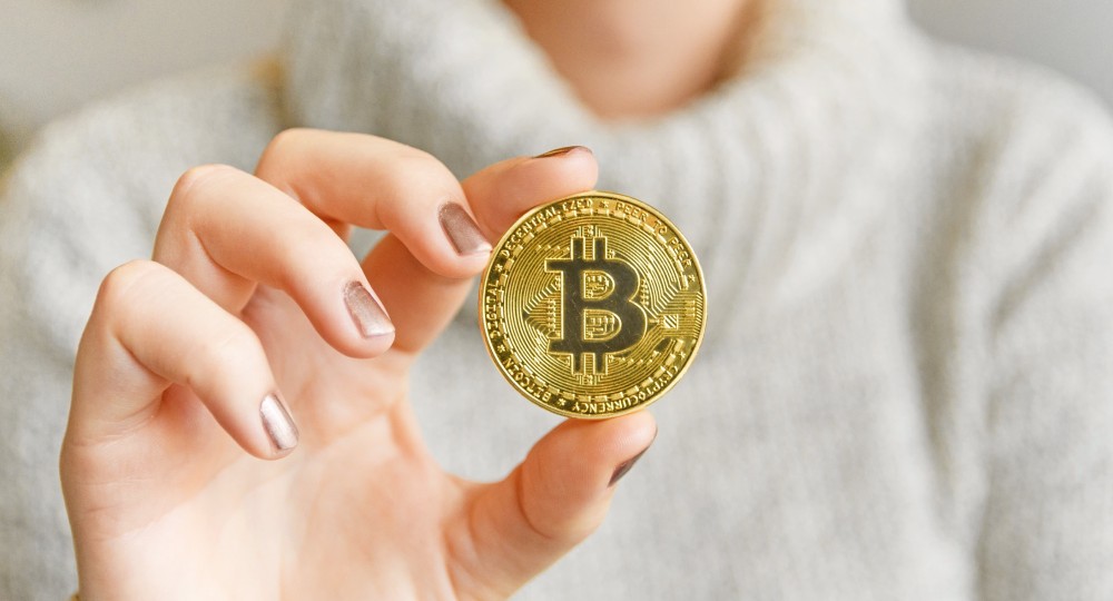 Bitcoin Stable After Record Highs, as Coinbase Listing Looms Large